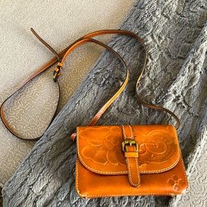 Patricia Nash Vintage Cross Body Tooled Leather Tan Small Purse Floral Buckle